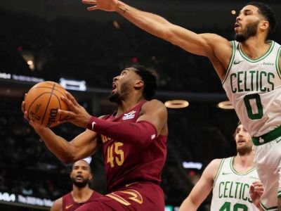 VIDEO: Dončič sa vrátil vo veľkom štýle, Cleveland pretlačil aj majstrovský Boston
