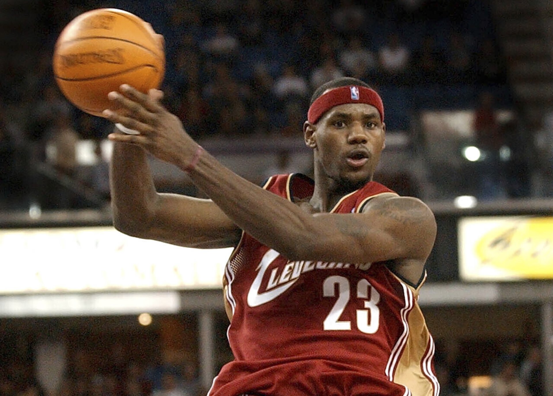 Vyzval až Michaela Jordana. LeBron James oslavuje štyridsiatku, pozrite si jeho 40 míľnikov kariéry
