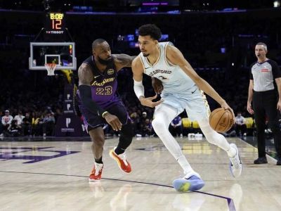 VIDEO: Lakers dostali doma výprask od San Antonia, Toronto šokovalo Golden State