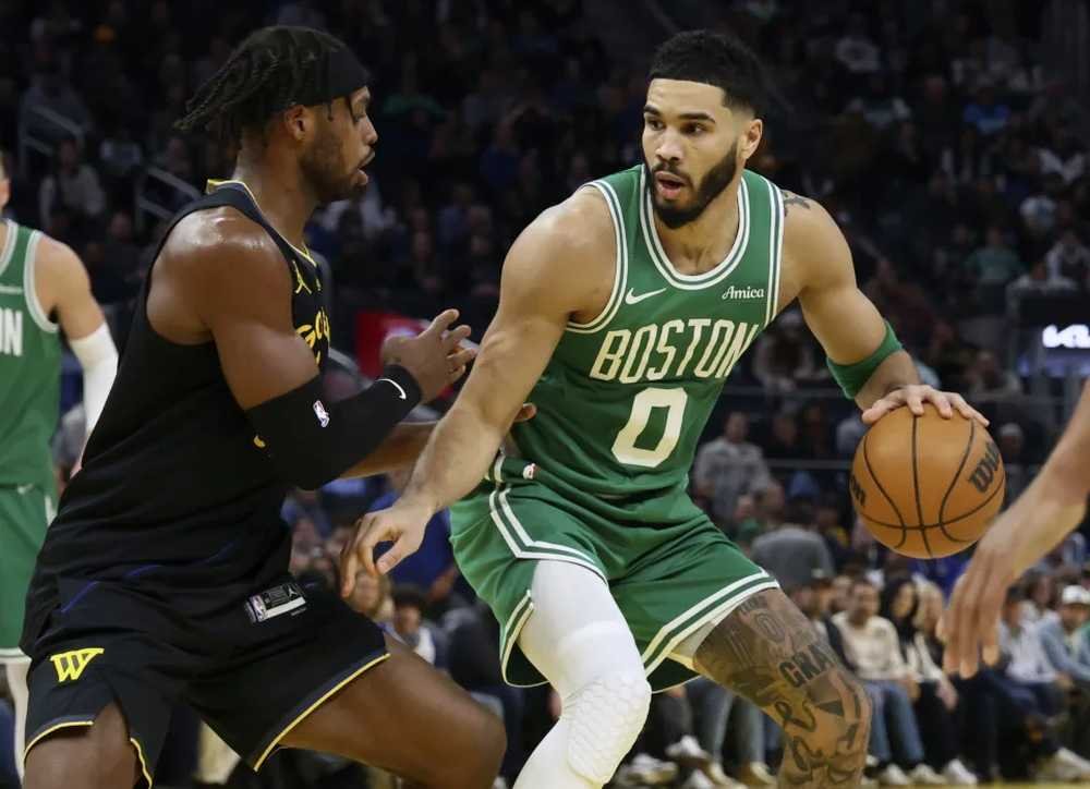 VIDEO: Boston deklasoval Golden State na jeho palubovke o 40 bodov