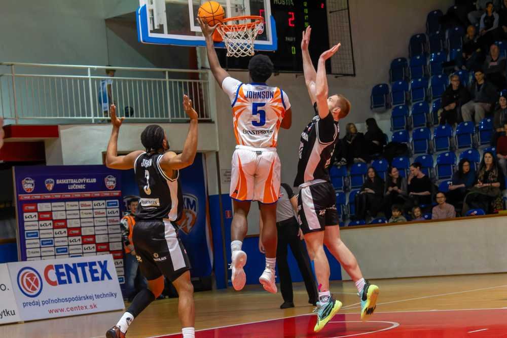 FOTO/VIDEO: Lučenec v závere zaskočil Prievidzu, Svit prehral s Nitrou len tesne