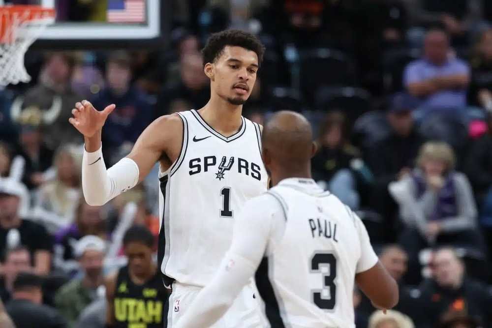 Dáva viac trojok ako Curry a môže predviesť triple-double s blokmi. Wembanyama je úžas