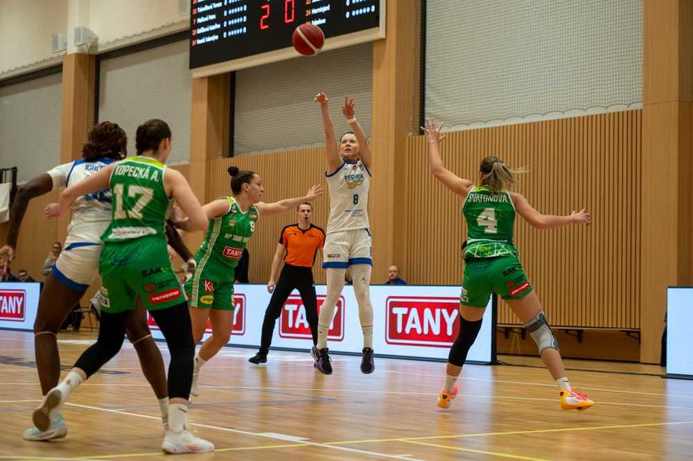 FOTO/VIDEO: Slovenský večer v Brandýse, pohár pre Čajky, bronz pre Ružu
