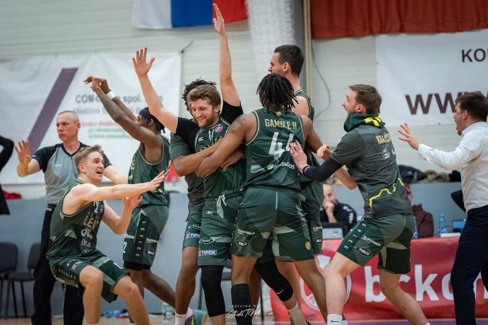 FOTO/VIDEO: Patrioti trojkou 0,1 sekundy pred koncom vyhrali v Komárne