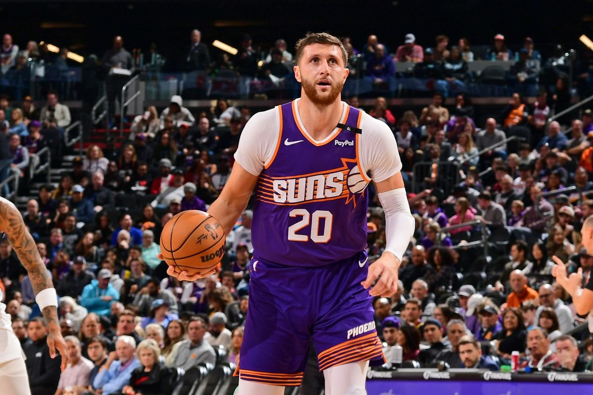 Suns sa síce nezbavili Duranta, no Nurkiča áno