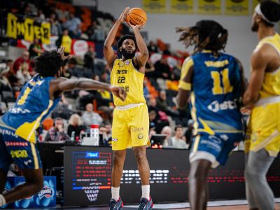 Inter zvládol prvú prekážku. Szabó sa zvíjal v bolestiach a vravel: Česi hrajú basketbal inak