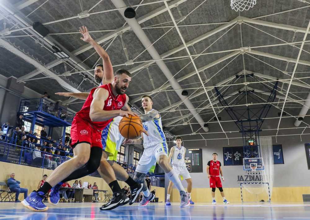 Kedysi bavil smečmi, koleno mu však ukončilo kariéru. Jakub Merešš sa ale nevzdáva a hlási návrat
