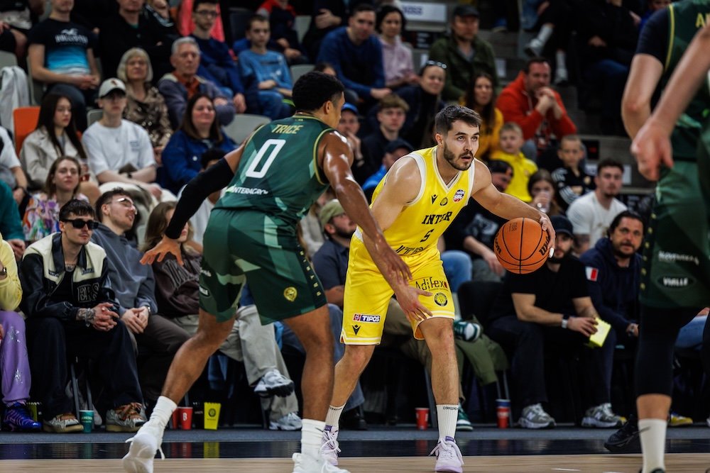 Hráva sporadicky, ale šláger medzi Interom a Levicami ovládol dokonalou streľbou
