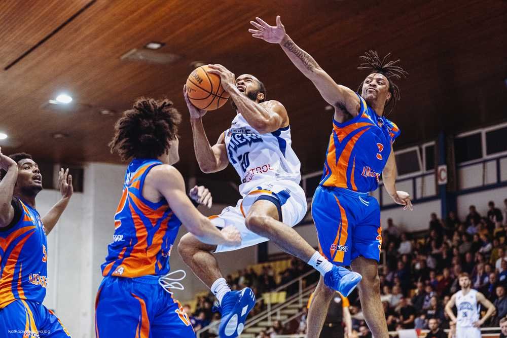 FOTO/VIDEO: Lučenec bojoval do konca, ale tesne prehral. Do play-off ide Svit
