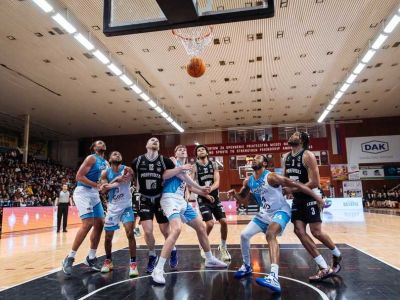 FOTO/VIDEO: Nitra umlčala 2800 divákov v Prievidzi a postúpila do semifinále. Ďalej idú aj Spišiaci