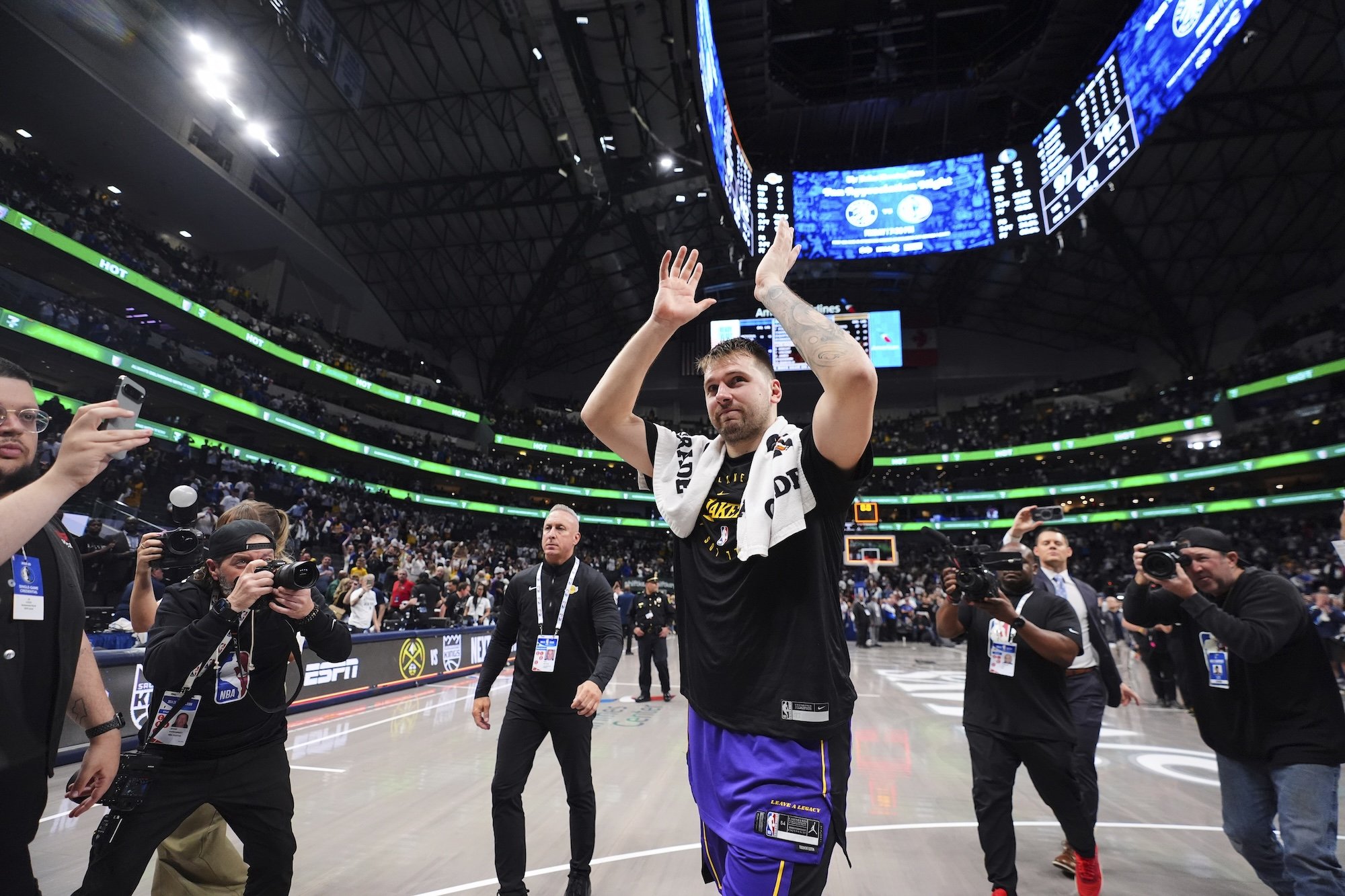 Dončič od zlosti rozbil telefón, Dallas hral finále, teraz nepostúpil ani do play-off