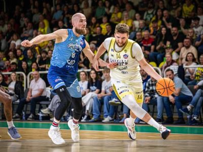 FOTO/VIDEO: Patrioti museli otáčať, ale v sérii vedú 1:0 na zápasy