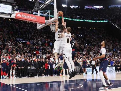 VIDEO/Play-Off NBA: Jokičov pokus o buzzer beater skončil parádnym smečom