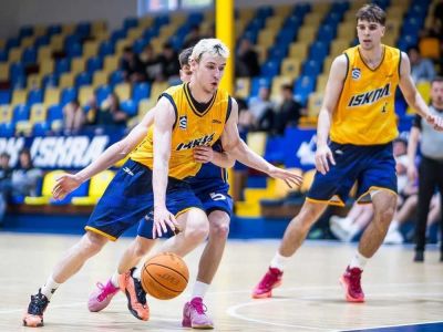 VIDEO/M-SR Mladí muži U23: K titulu s prehľadom dokráčal domáci BKM Iskra Svit, bronzový je AKAPO Lučenec
