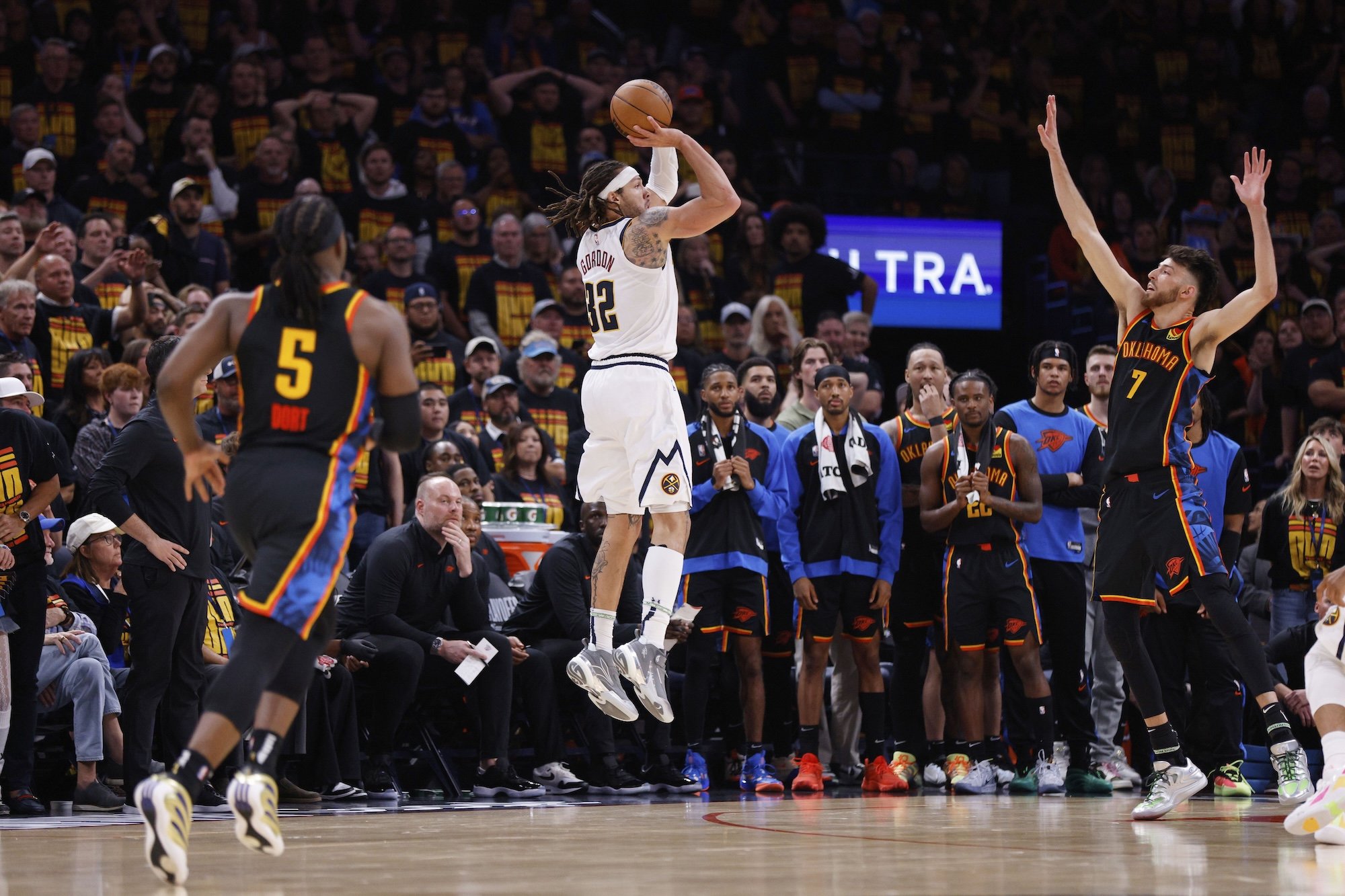 VIDEO/Play-Off NBA: Celú sezónu s majstrami prehrávali, teraz ich šokovali. Jokič znova uspel aj ako ‚tréner‘