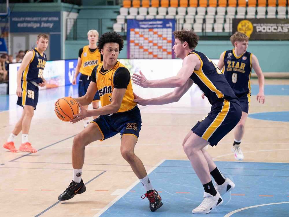 FOTO+VIDEO/M-SR Juniori U20: Štvrtý pretlačil prvého, vo finále Svit proti Bratislave