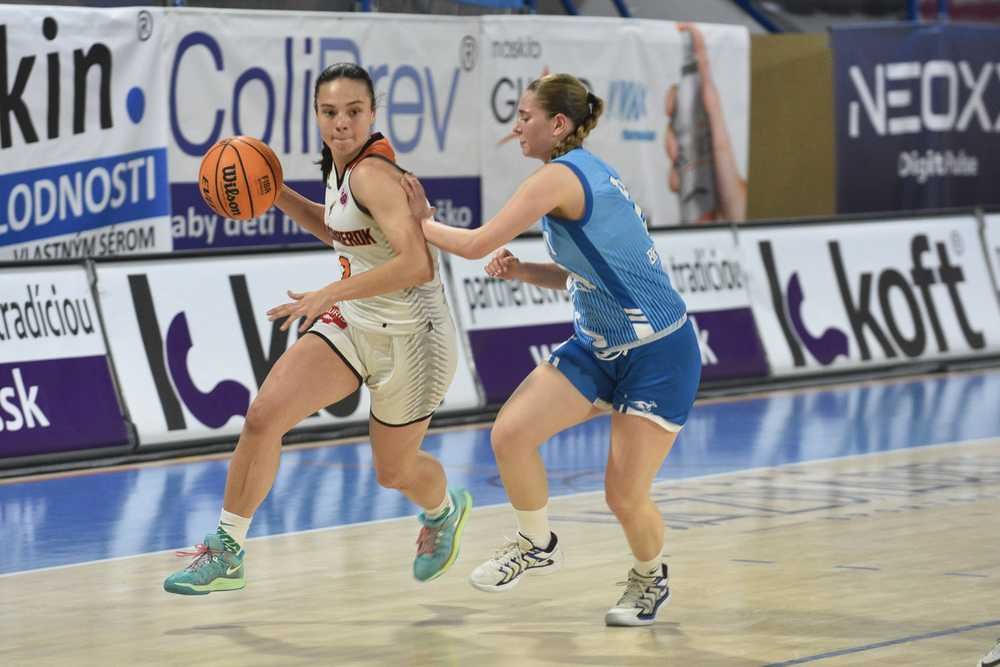 FOTO+VIDEO/M-SR Juniorky U19: Young Angels aj Ružomberok jednoznačne dominovali
