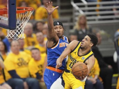 VIDEO/Play-Off NBA: Haliburtnov triple-double dostal Knicks na pokraj vyradenia