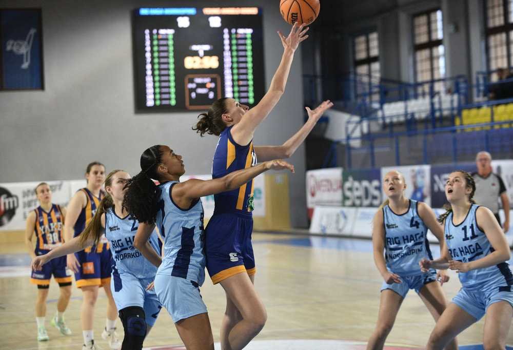 FOTO+VIDEO/MEL/BasketGirls® U18: Young Angels zvládli Norrköping a živia šancu na zisk trofeje