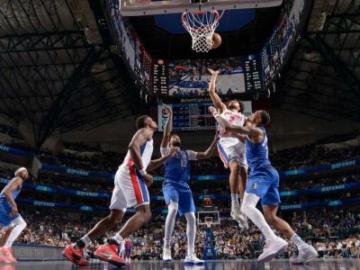 Mavericks a Pistons si spolu zahrajú v Mexiku