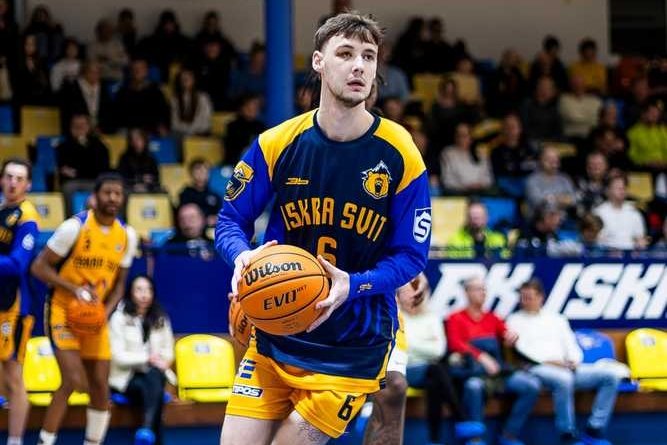 Mladý reprezentant v 3×3 basketbale ostáva verný Iskre