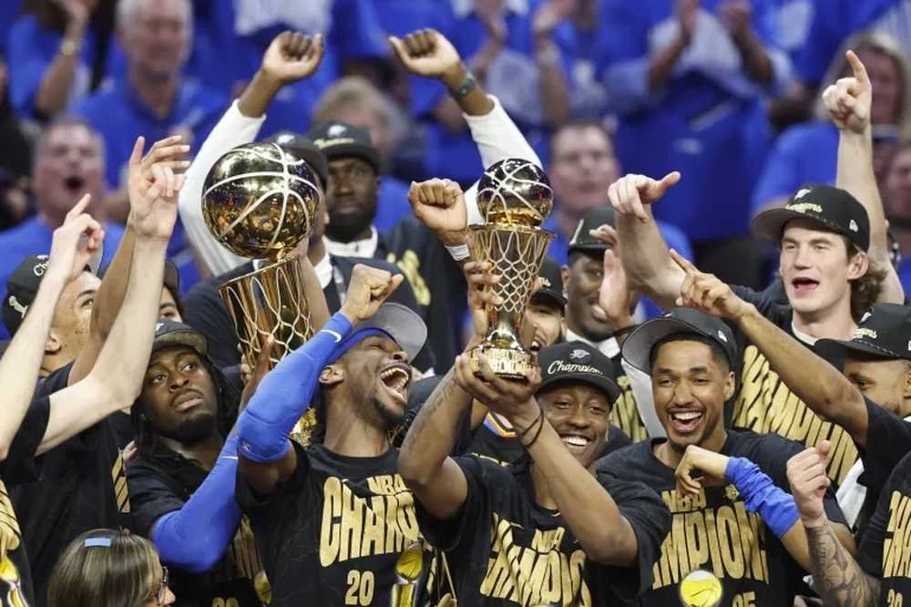 Favoritom NBA sú Thunder, no rysuje sa aj zopár vyzývateľov
