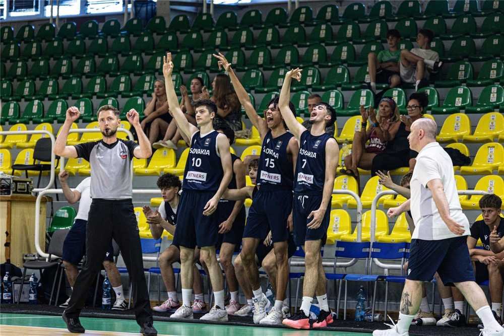 Slovenskému chlapčenskému tímu do 18 rokov sa to kráti