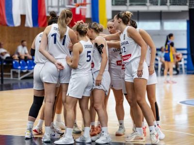 FOTO/VIDEO: Mladé Slovenky začali v Miškovci víťazne