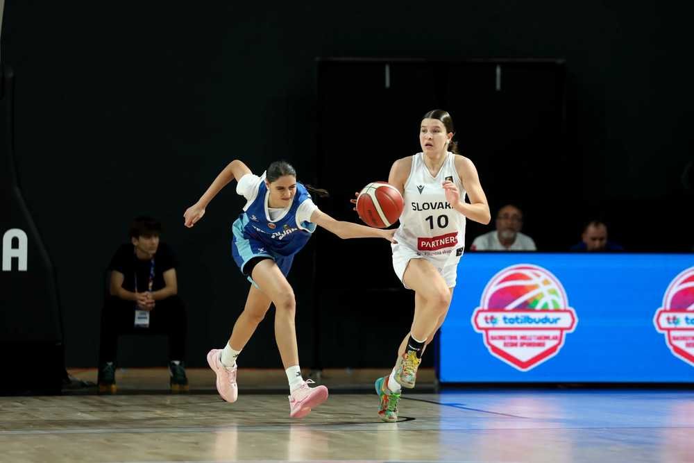 FOTO/VIDEO: Slovenské U16-ky zvládli aj Azerbajdžan