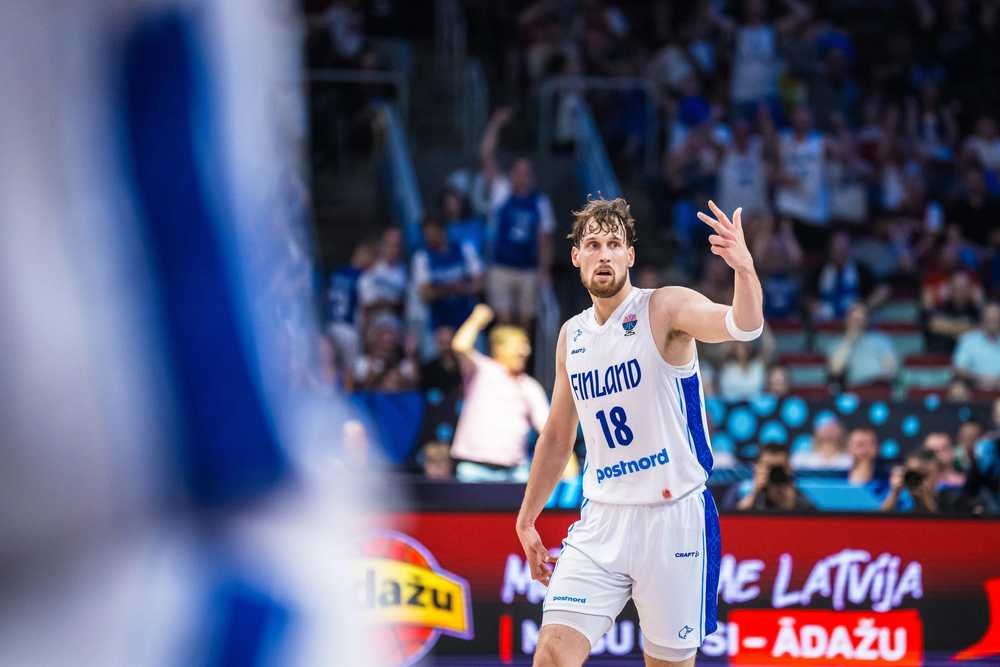VIDEO: 39 bodov Dončiča nestačilo, ďalej idú Nemci a Fíni, ktorí rozhodli spoza perimetra