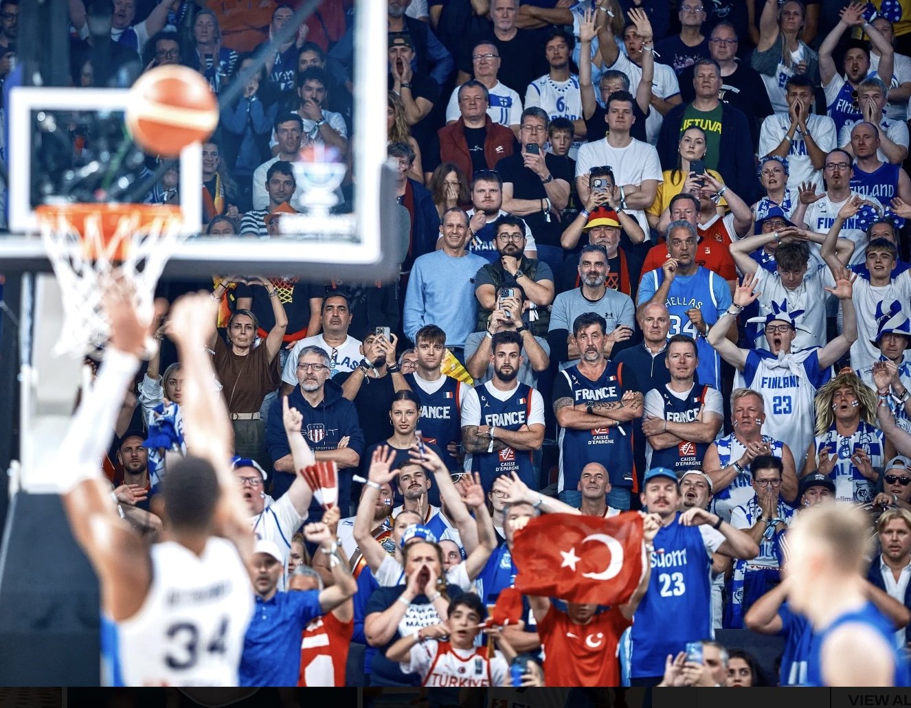 Giannisa premohli obrovské emócie. V tridsiatke sa konečne dočkal. Bronz je viac ako titul v NBA