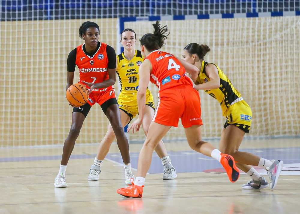 FOTO/VIDEO: Ruža s jasnou výhrou v Košiciach, prvé víťazstvo Klokanov