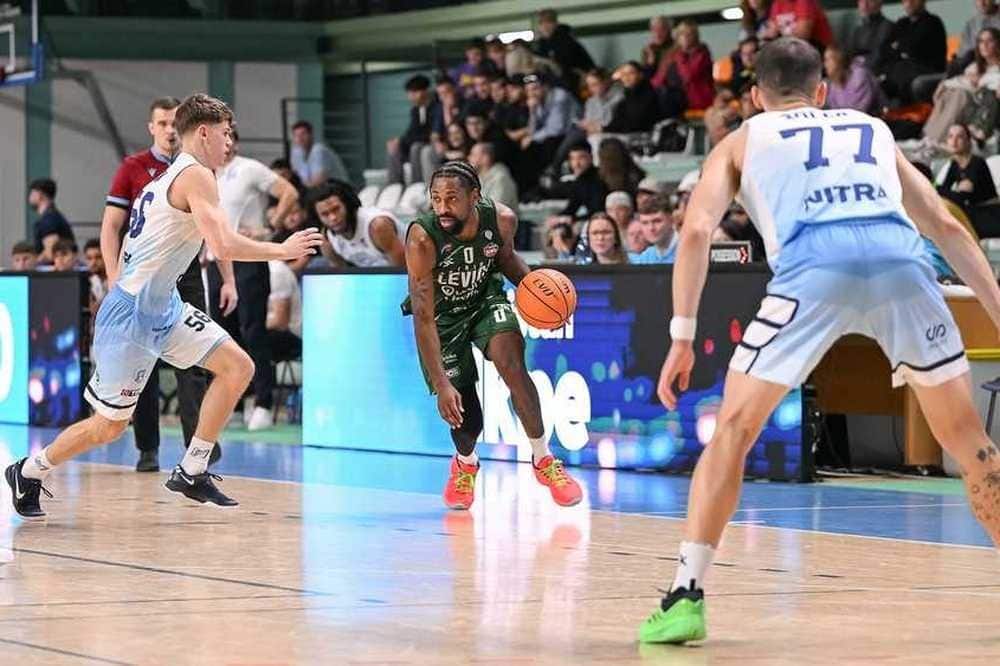 FOTO/VIDEO: Patrioti úradovali v Nitre, Slovan v Handlovej a Wolves s prvým víťazstvom