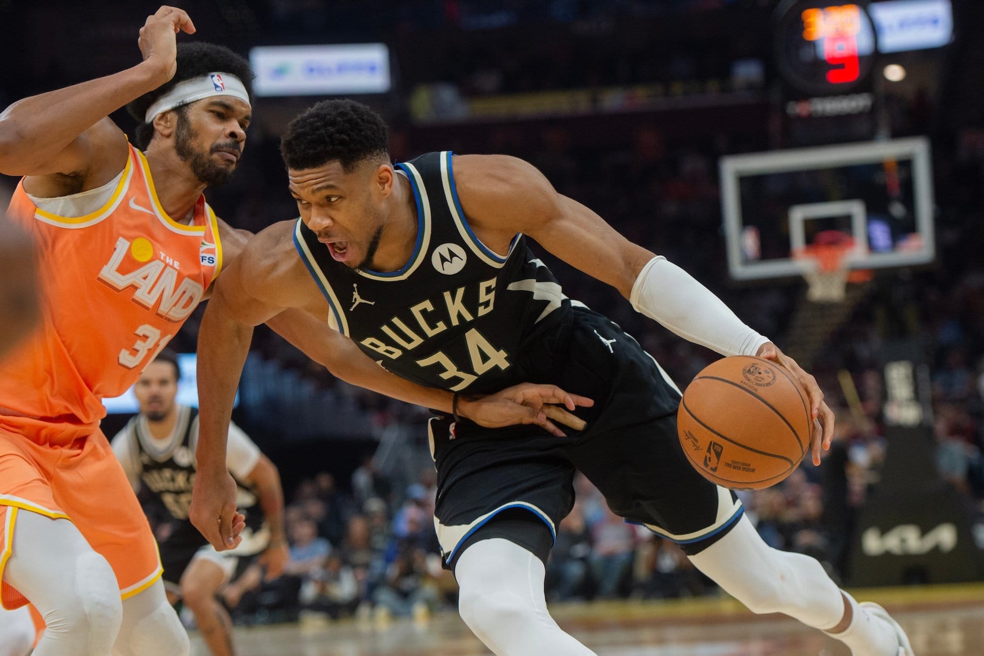 VIDEO: Detroit má parádnu formu, Milwaukee stratilo Giannisa