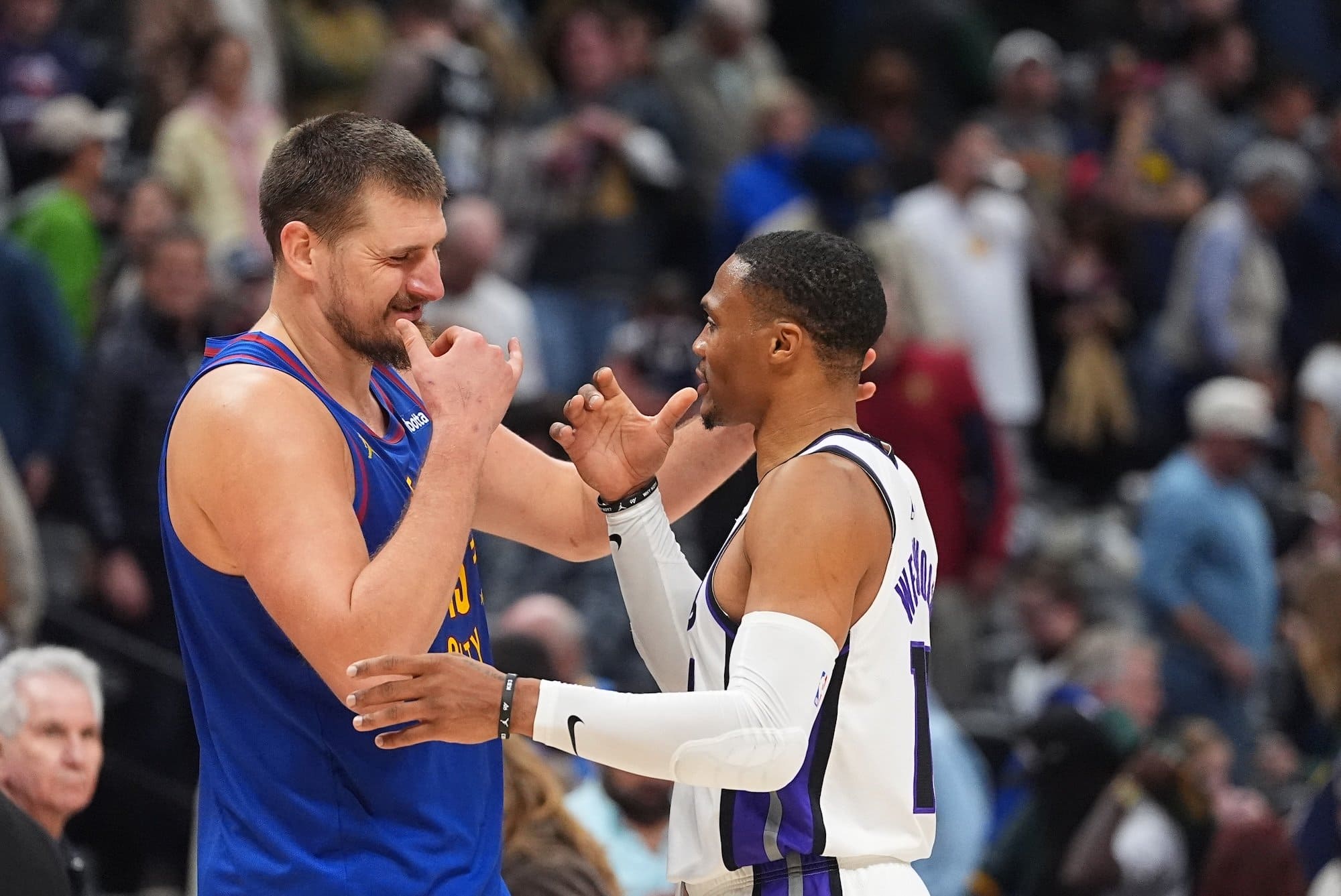 VIDEO: Russell Westbrook so Sacramentom šokoval Jokičov Denver