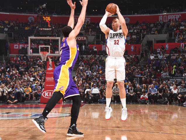 Doc Rivers pätnástym trénerom s osemsto víťazstvami