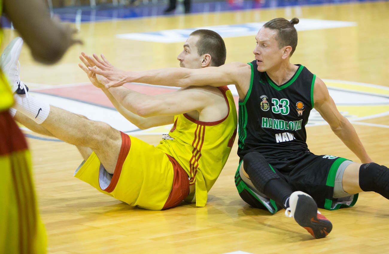KB Košice vs. MBK Handlová, Baťka (41) vs. Stria (33) (Foto: Jäzva)