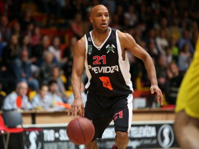 Jones dostal slovenský pas, môže reprezentovať