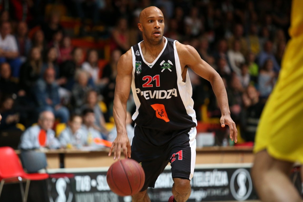 Jones dostal slovenský pas, môže reprezentovať