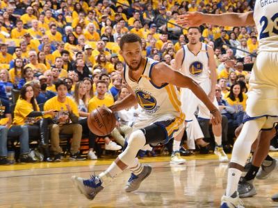 Zaostávali o 25 bodov. Veľký obrat Golden State proti San Antoniu