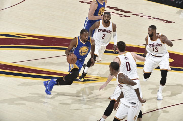 Durantova trojka priblížila Golden State k titulu, trénoval na ňu celý svoj život
