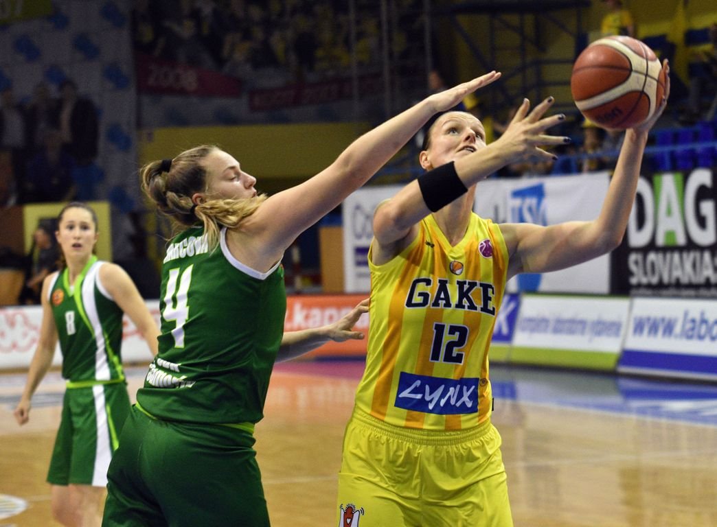 Anjelky sa aklimatizovali stovkou, debutantka napečie tri koláče