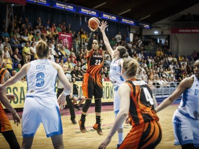 Do finále Euroligy žien Jekaterinburg a Šopron