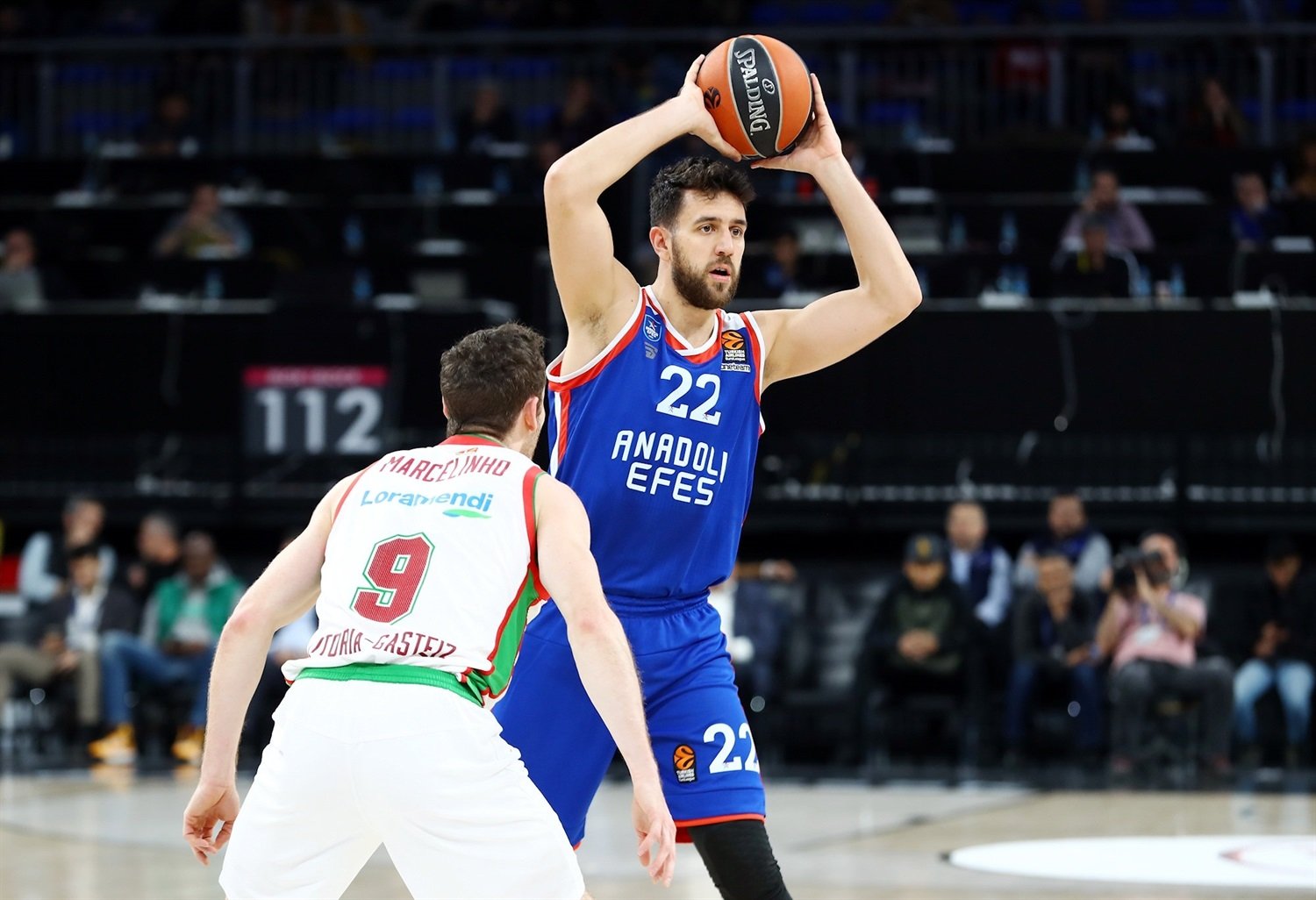 Anadolu Efes zdolalo španielsku Baskoniu