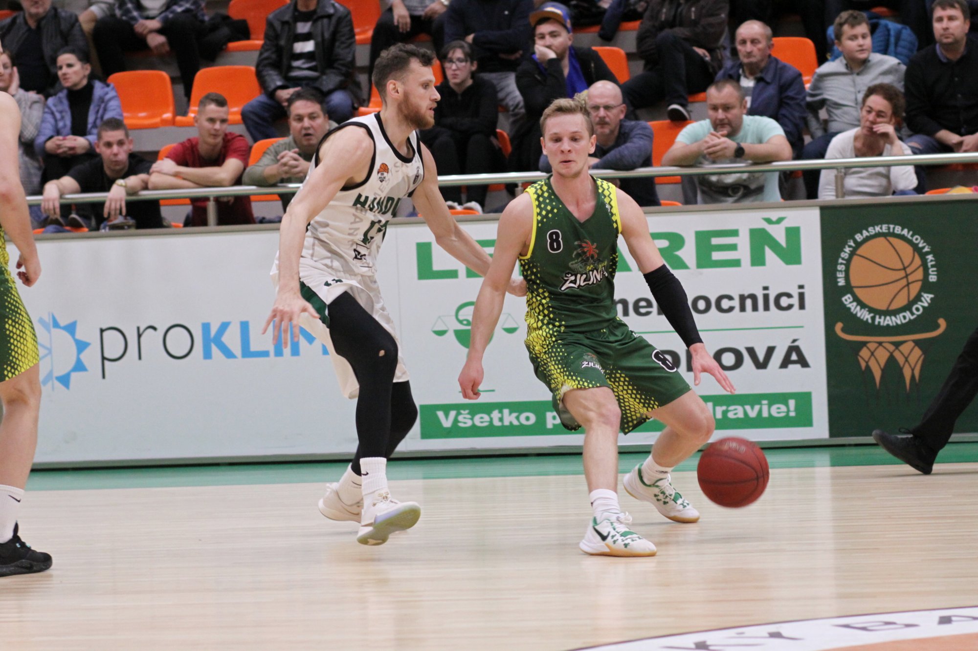 VIDEO: Žilina vyhrala v Handlovej, Svit má prvý triumf vonku, uspeli aj Levice