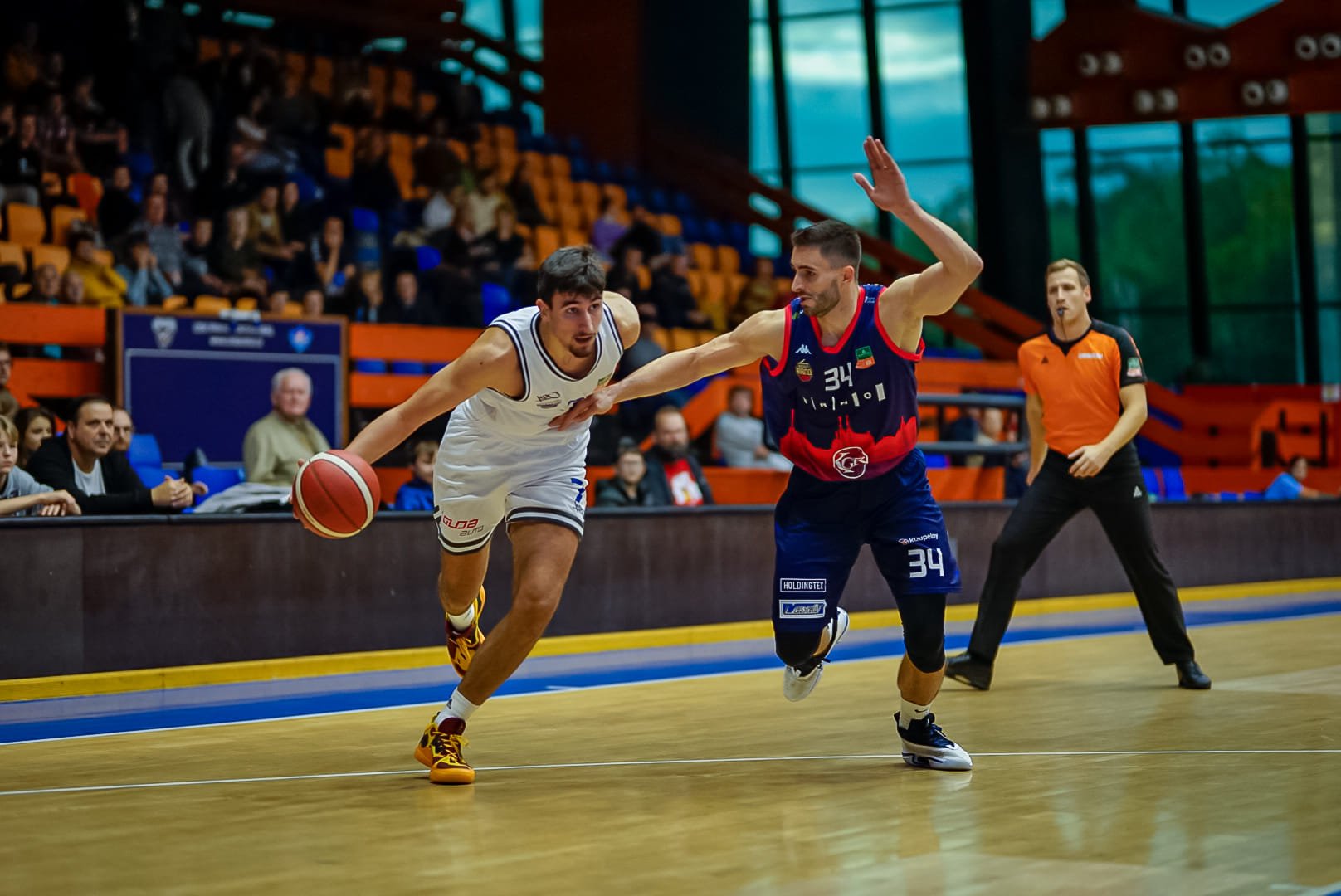 VIDEO: Parádny Körnerov tomahawk, Pavelka s double-double, Mokráň lídrom Opavy