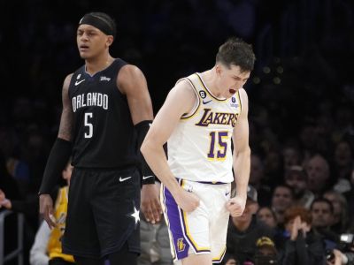 VIDEO: Lakers potiahol k dôležitej výhre nečakaný strelec, Milwaukee je jasne prvé