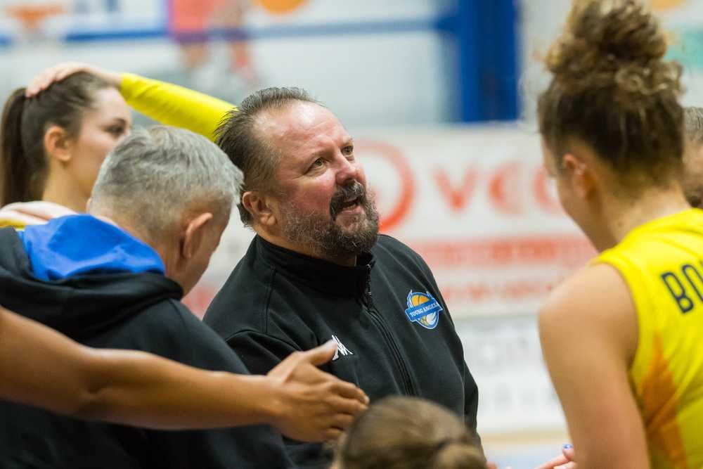 YOUNG ANGELS Košice vs. MBK Ružomberok, generálny manažér Daniel Jendrichovský (Foto: Jäzva)