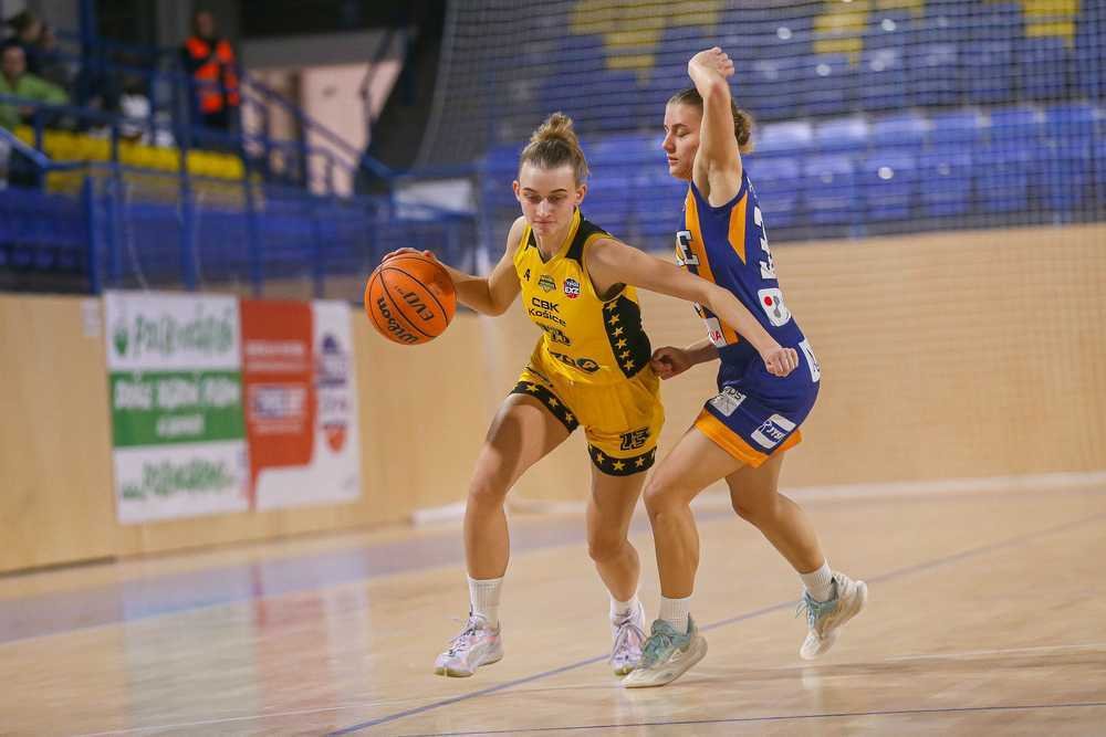 CBK Košice vs. YOUNG ANGELS Košice, Ema Rodáková (13) (Foto: Jäzva)