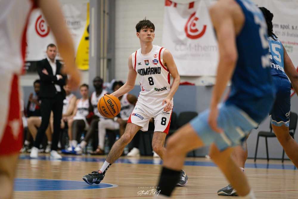BC Komárno vs. Nitra Blue Wings, Peter Kuníček (8) (Foto: Studio TM)